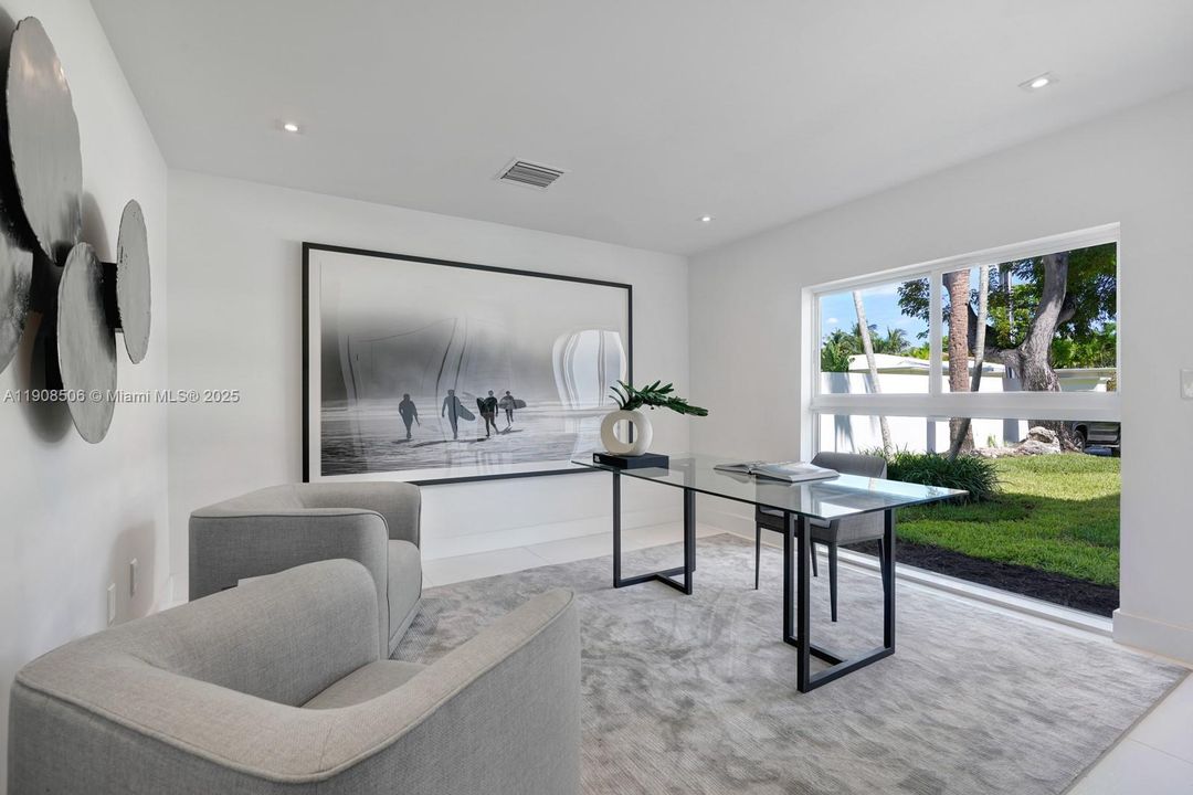 For Sale: $4,950,000 (5 beds, 5 baths, 5647 Square Feet)