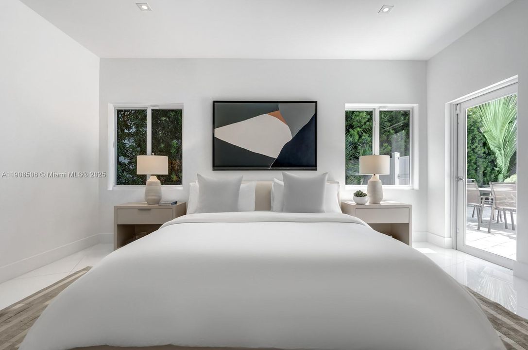 For Sale: $4,950,000 (5 beds, 5 baths, 5647 Square Feet)