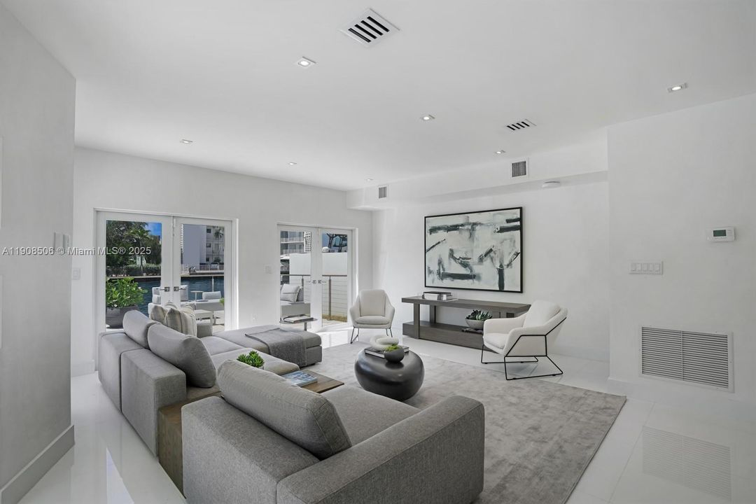 For Sale: $4,950,000 (5 beds, 5 baths, 5647 Square Feet)