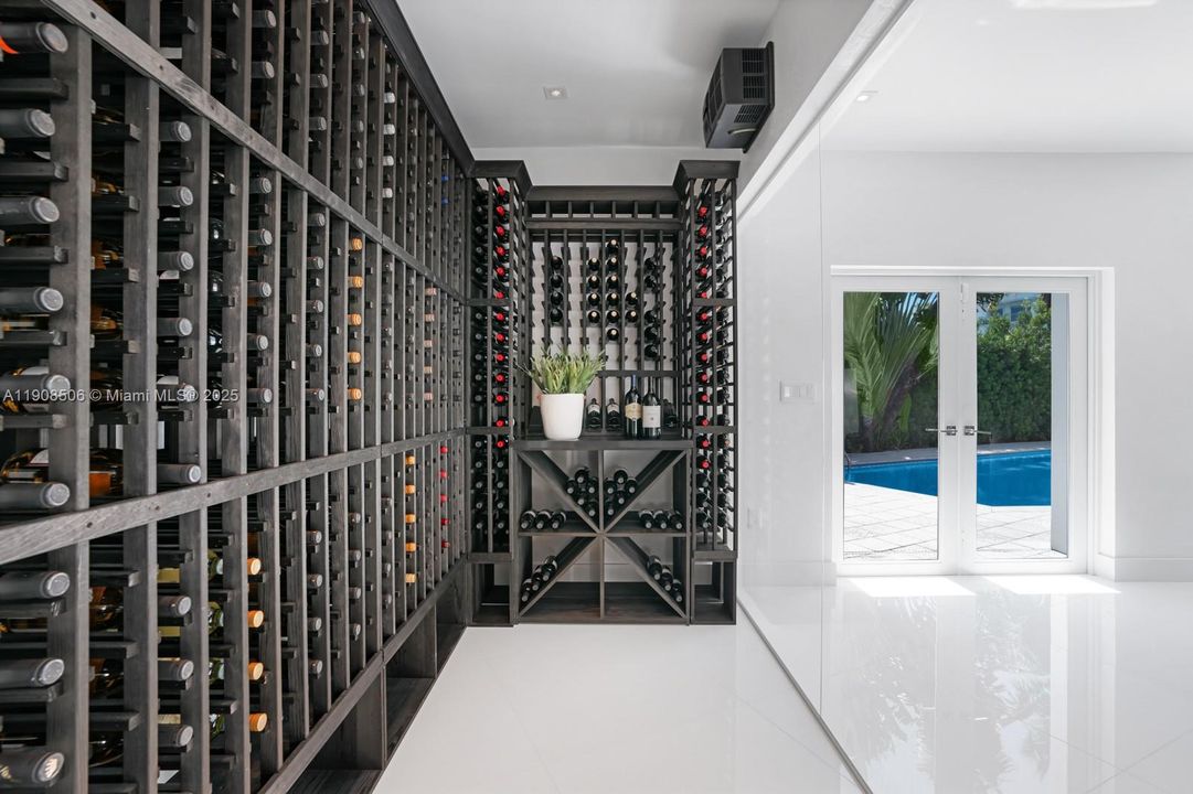 For Sale: $4,950,000 (5 beds, 5 baths, 5647 Square Feet)