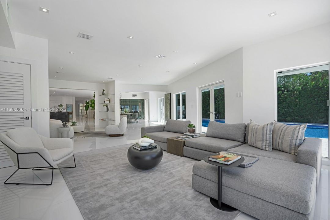 For Sale: $4,950,000 (5 beds, 5 baths, 5647 Square Feet)