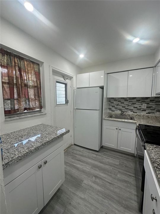 Activo con contrato: $1,650 (1 camas, 1 baños, 0 Pies cuadrados)