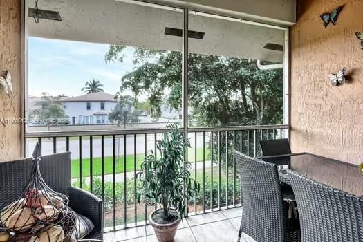 На продажу: $469,000 (3 спален, 2 ванн, 1367 Квадратных фут)