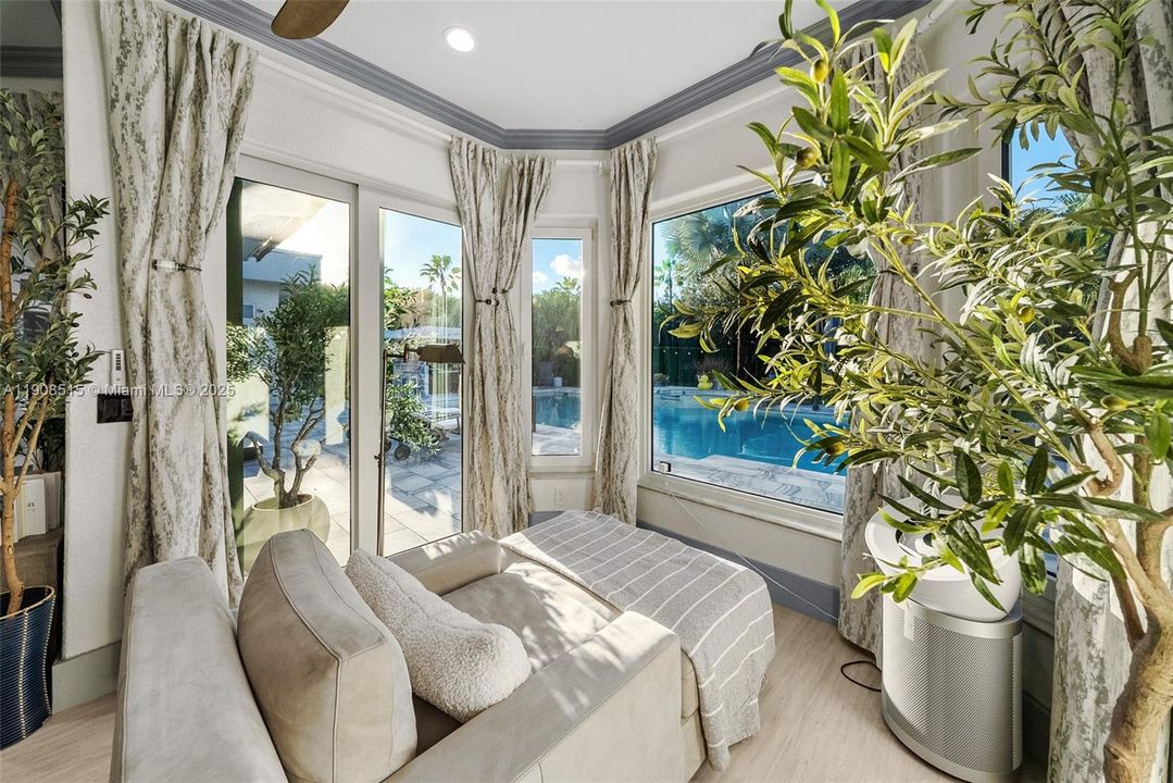 For Sale: $2,150,000 (4 beds, 3 baths, 3560 Square Feet)