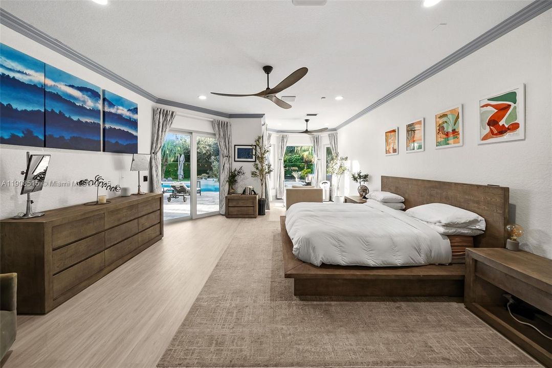 For Sale: $2,150,000 (4 beds, 3 baths, 3560 Square Feet)