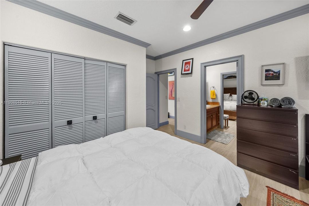 For Sale: $2,150,000 (4 beds, 3 baths, 3560 Square Feet)