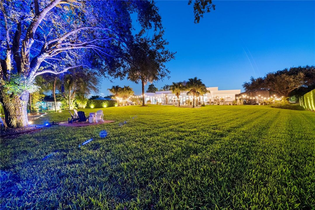 For Sale: $2,150,000 (4 beds, 3 baths, 3560 Square Feet)