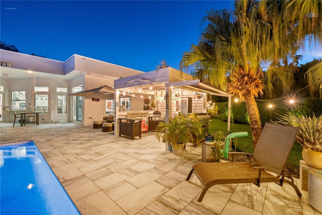 For Sale: $2,150,000 (4 beds, 3 baths, 3560 Square Feet)