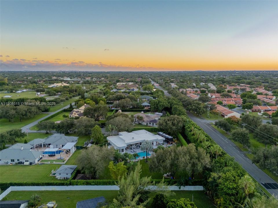 For Sale: $2,150,000 (4 beds, 3 baths, 3560 Square Feet)