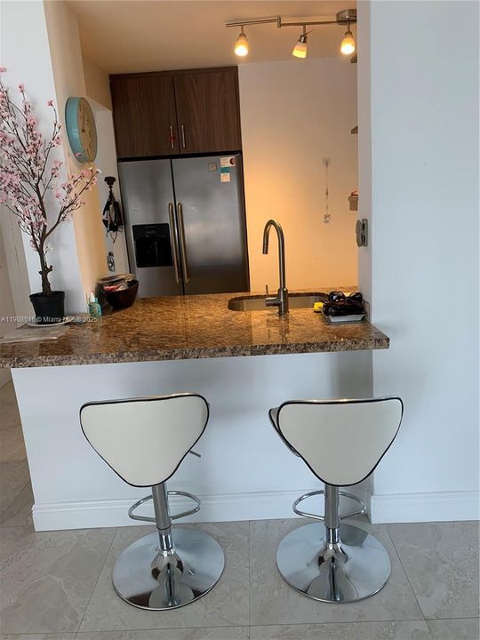 Active With Contract: $2,650 (1 beds, 1 baths, 666 Square Feet)