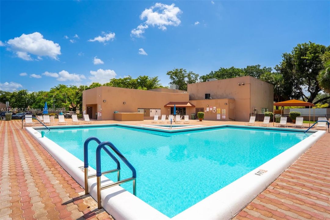 На продажу: $399,000 (2 спален, 2 ванн, 1368 Квадратных фут)