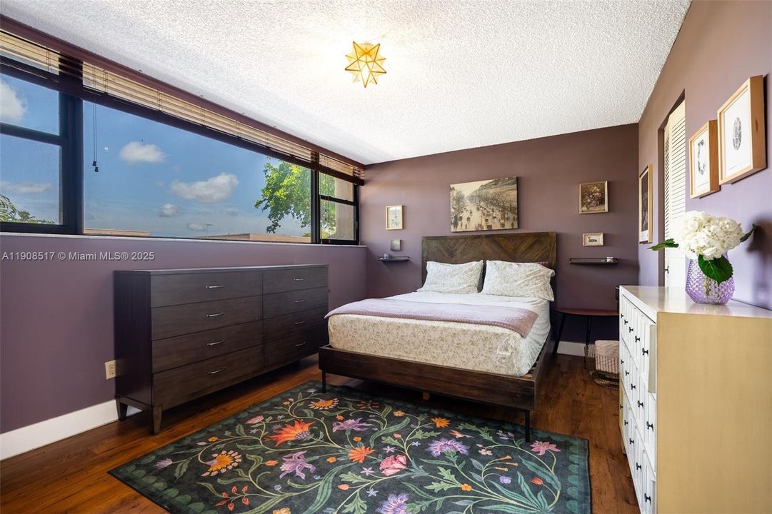 На продажу: $399,000 (2 спален, 2 ванн, 1368 Квадратных фут)