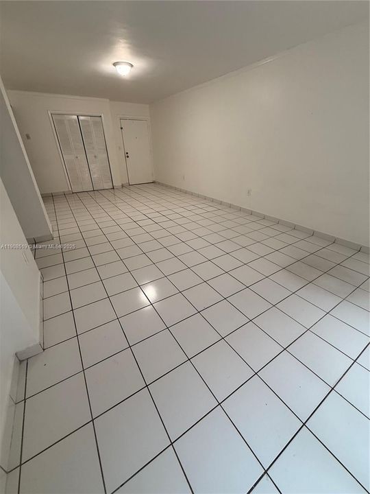 Activo con contrato: $2,250 (2 camas, 2 baños, 1210 Pies cuadrados)