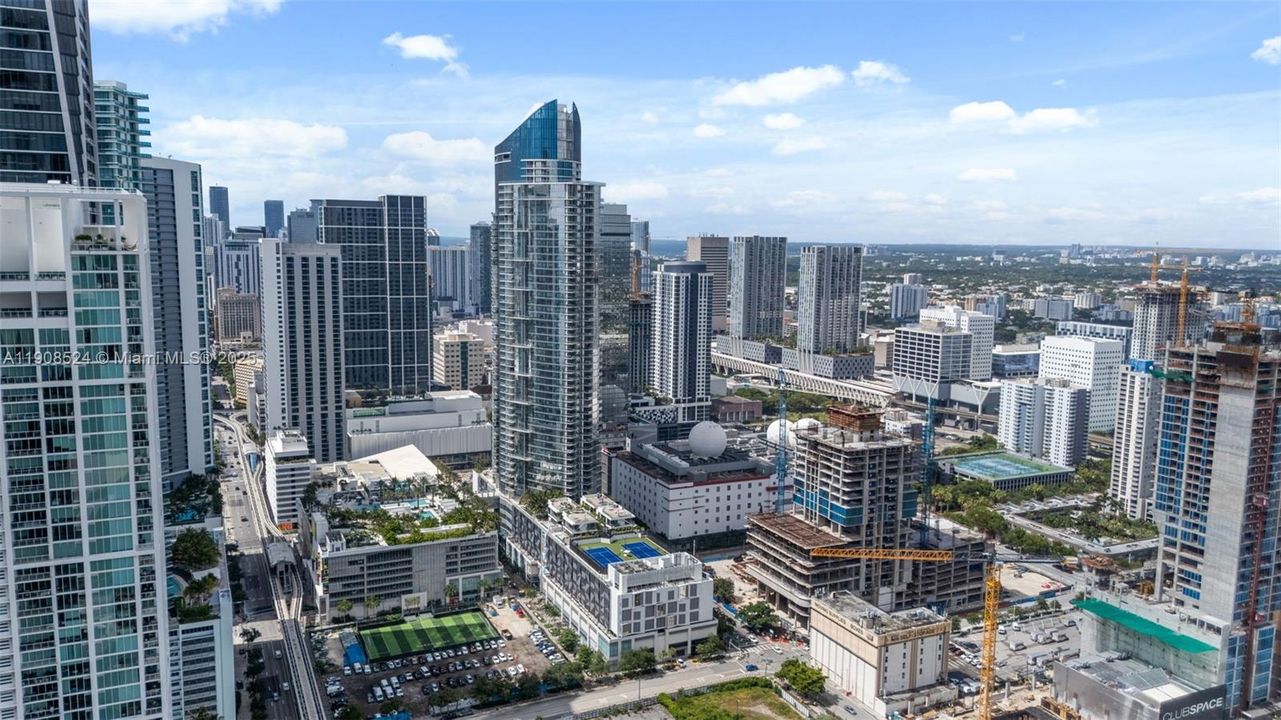 Recently Rented: $4,995 (1 beds, 2 baths, 1185 Square Feet)