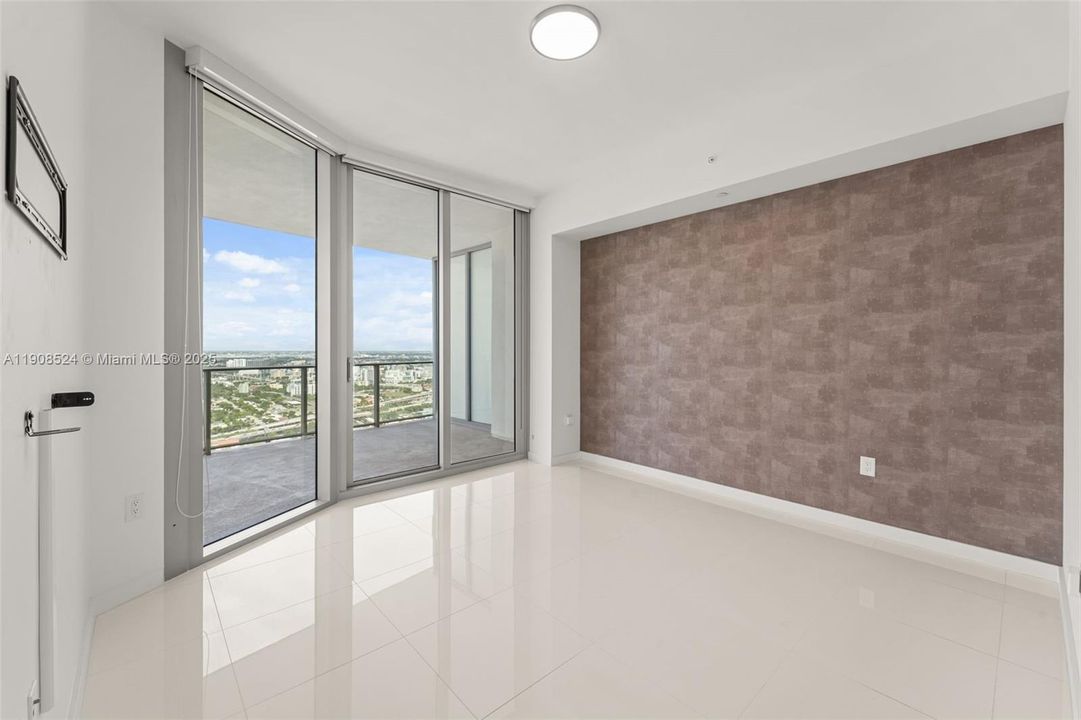 Recently Rented: $4,995 (1 beds, 2 baths, 1185 Square Feet)