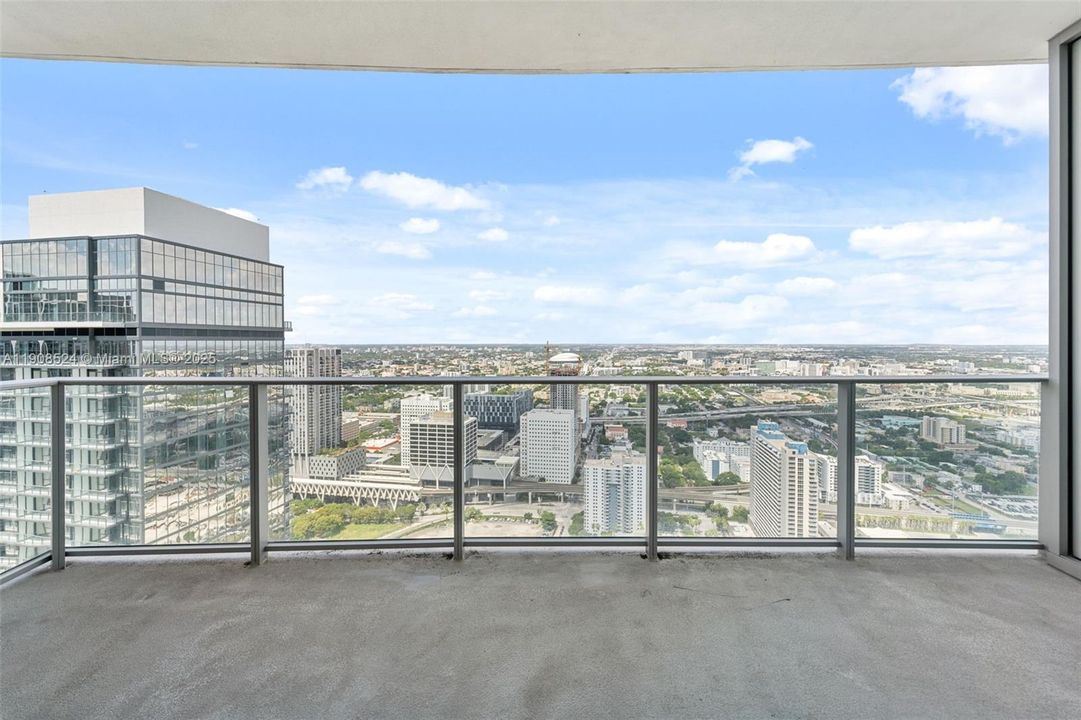 Recently Rented: $4,995 (1 beds, 2 baths, 1185 Square Feet)