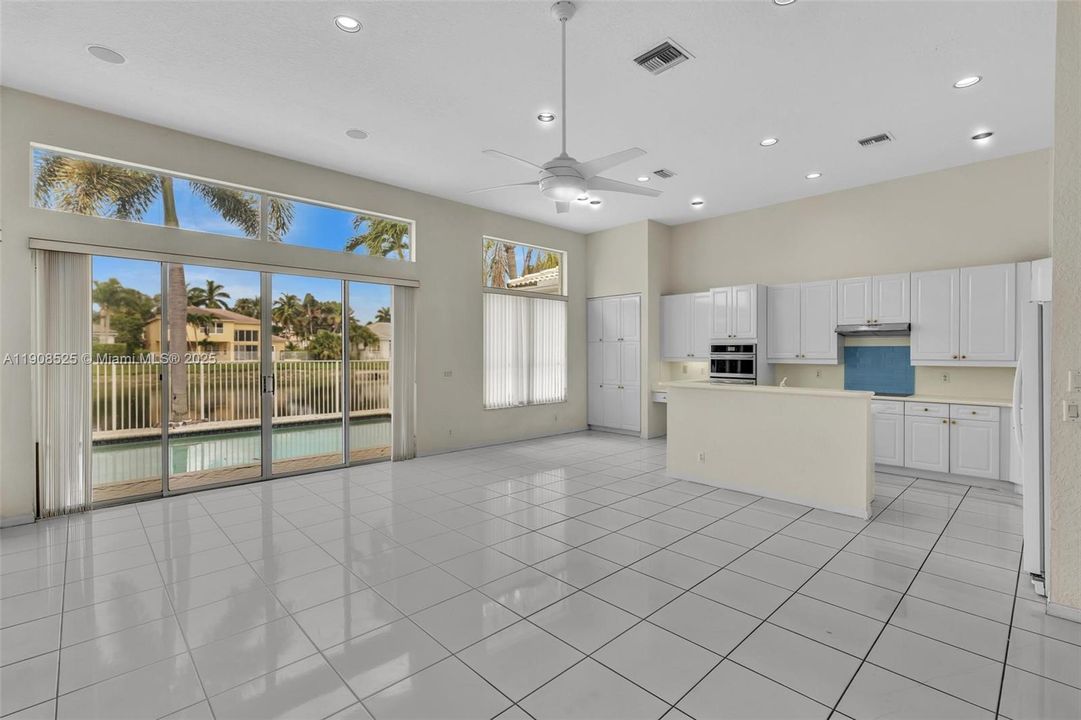 出租: $5,350 (4 贝兹, 3 浴室, 2777 平方英尺)