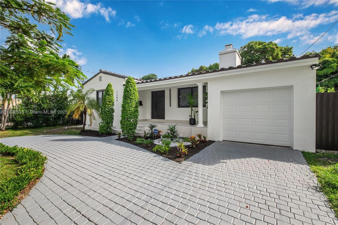 待售: $1,490,000 (4 贝兹, 3 浴室, 2020 平方英尺)