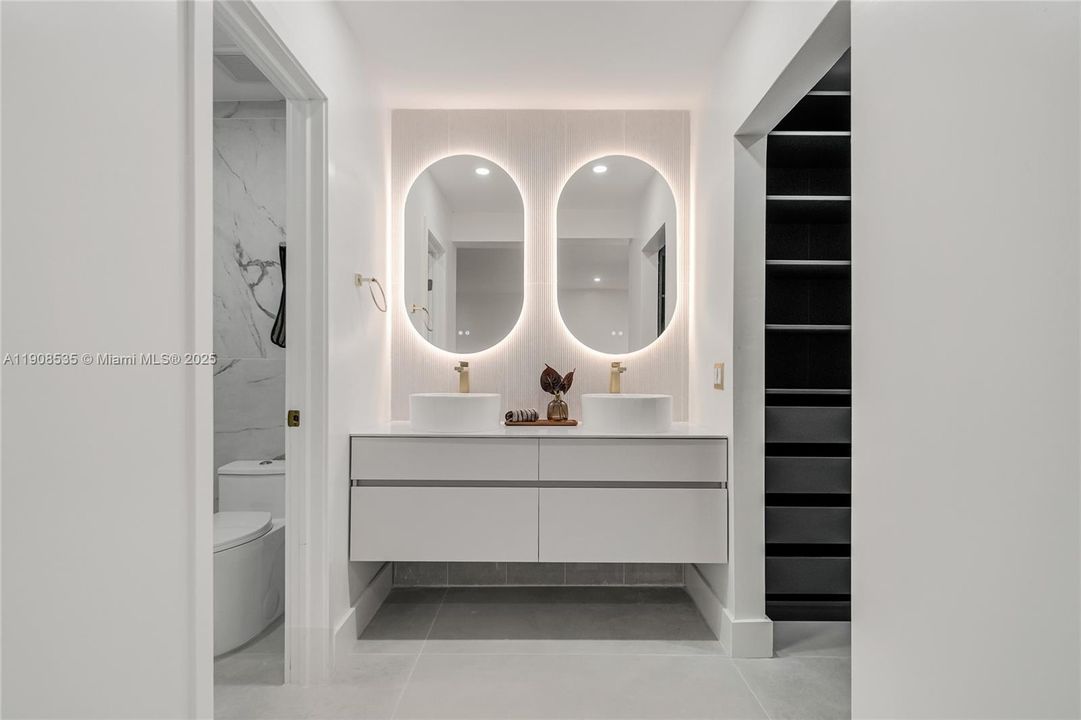 待售: $1,490,000 (4 贝兹, 3 浴室, 2020 平方英尺)