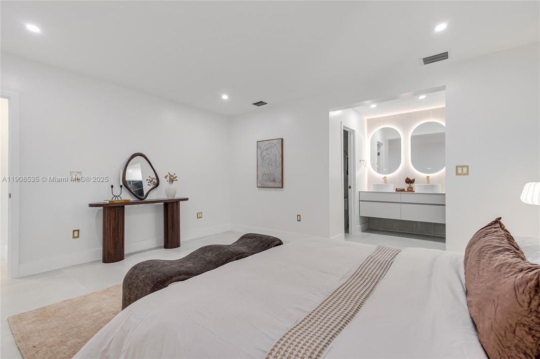 待售: $1,490,000 (4 贝兹, 3 浴室, 2020 平方英尺)