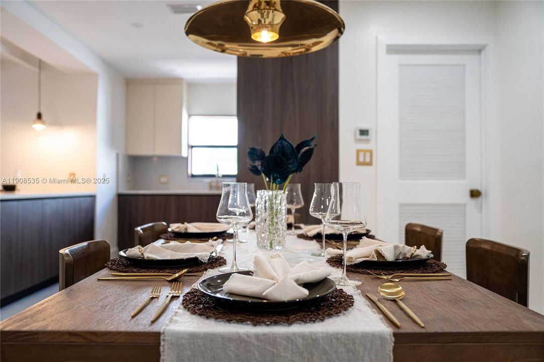 待售: $1,490,000 (4 贝兹, 3 浴室, 2020 平方英尺)