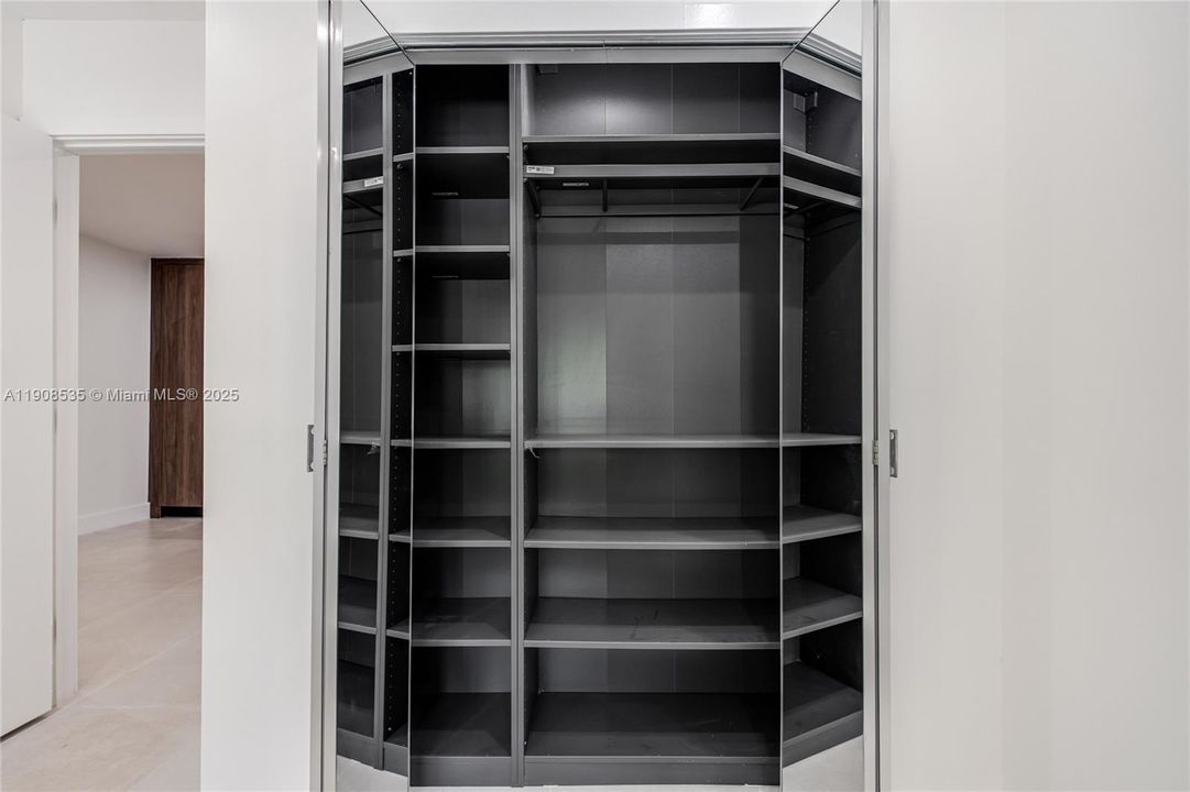 待售: $1,490,000 (4 贝兹, 3 浴室, 2020 平方英尺)