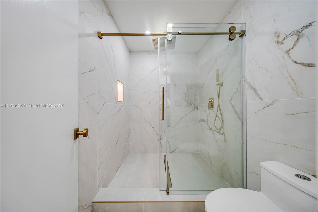 待售: $1,490,000 (4 贝兹, 3 浴室, 2020 平方英尺)