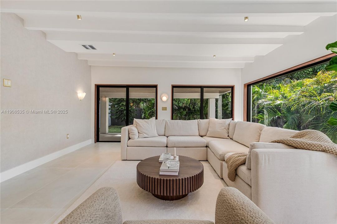 待售: $1,490,000 (4 贝兹, 3 浴室, 2020 平方英尺)