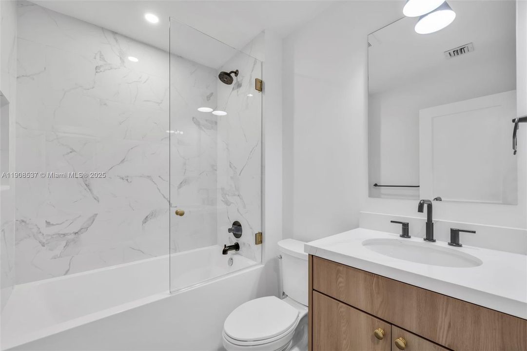 For Sale: $2,000,000 (3 beds, 3 baths, 1974 Square Feet)