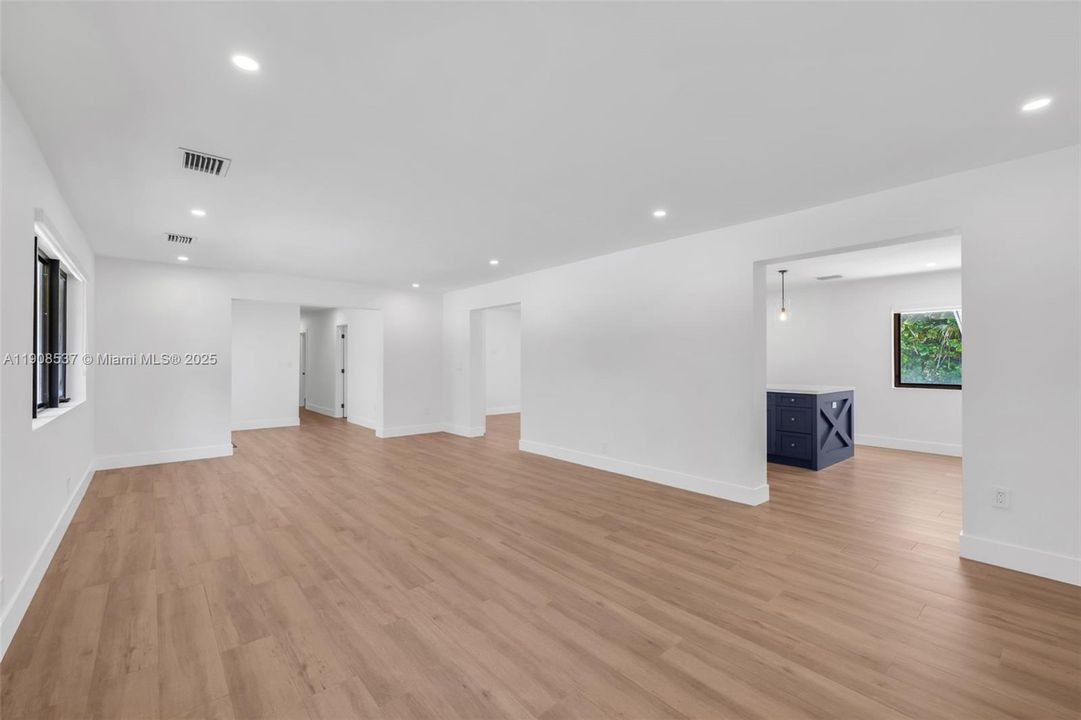 For Sale: $2,000,000 (3 beds, 3 baths, 1974 Square Feet)