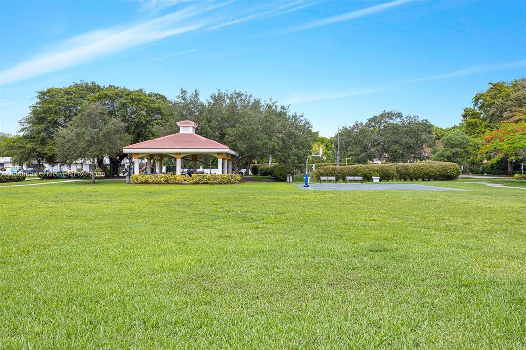 For Sale: $2,000,000 (3 beds, 3 baths, 1974 Square Feet)