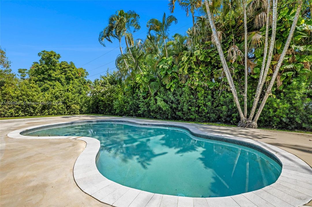 For Sale: $2,000,000 (3 beds, 3 baths, 1974 Square Feet)