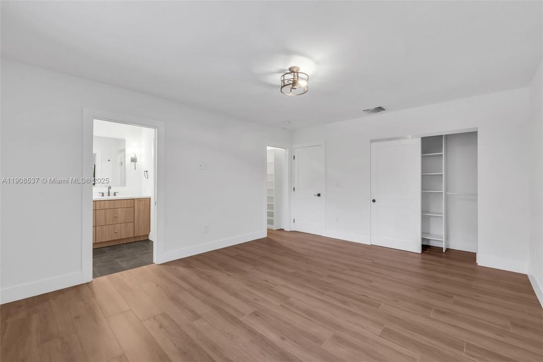 For Sale: $2,000,000 (3 beds, 3 baths, 1974 Square Feet)