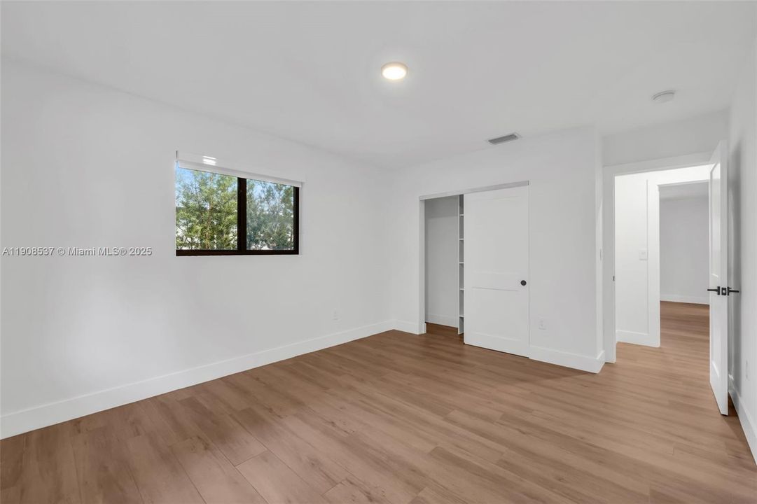 For Sale: $2,000,000 (3 beds, 3 baths, 1974 Square Feet)