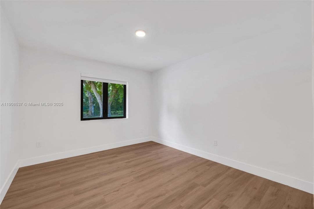 For Sale: $2,000,000 (3 beds, 3 baths, 1974 Square Feet)