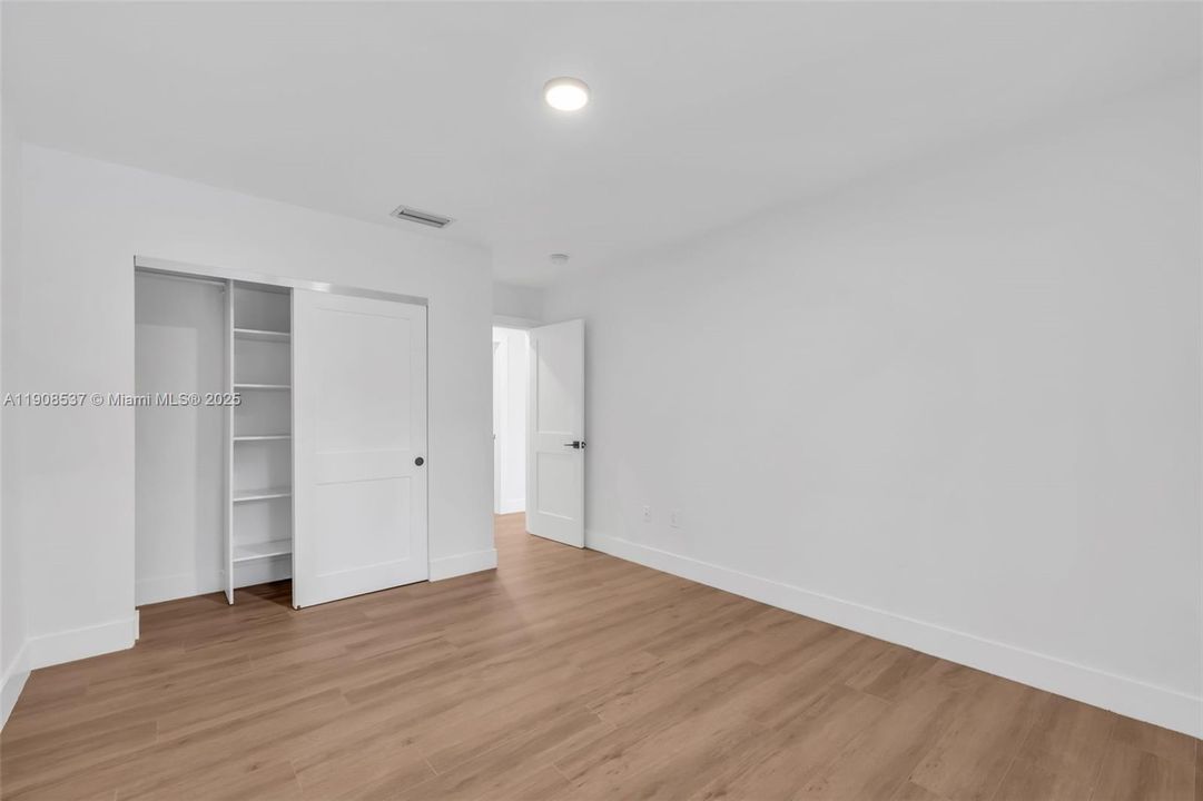 For Sale: $2,000,000 (3 beds, 3 baths, 1974 Square Feet)