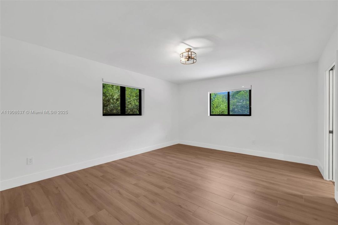 For Sale: $2,000,000 (3 beds, 3 baths, 1974 Square Feet)