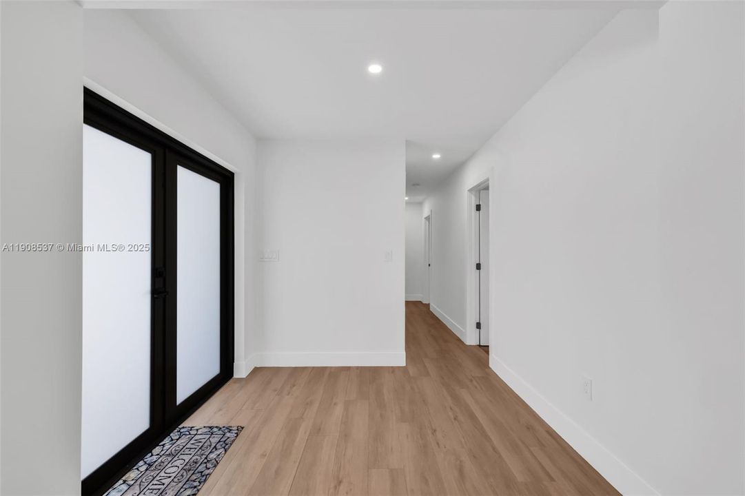 For Sale: $2,000,000 (3 beds, 3 baths, 1974 Square Feet)