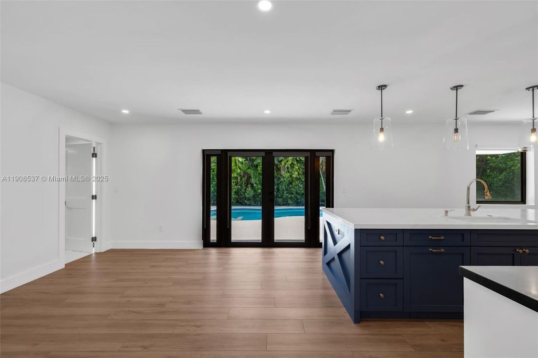 For Sale: $2,000,000 (3 beds, 3 baths, 1974 Square Feet)