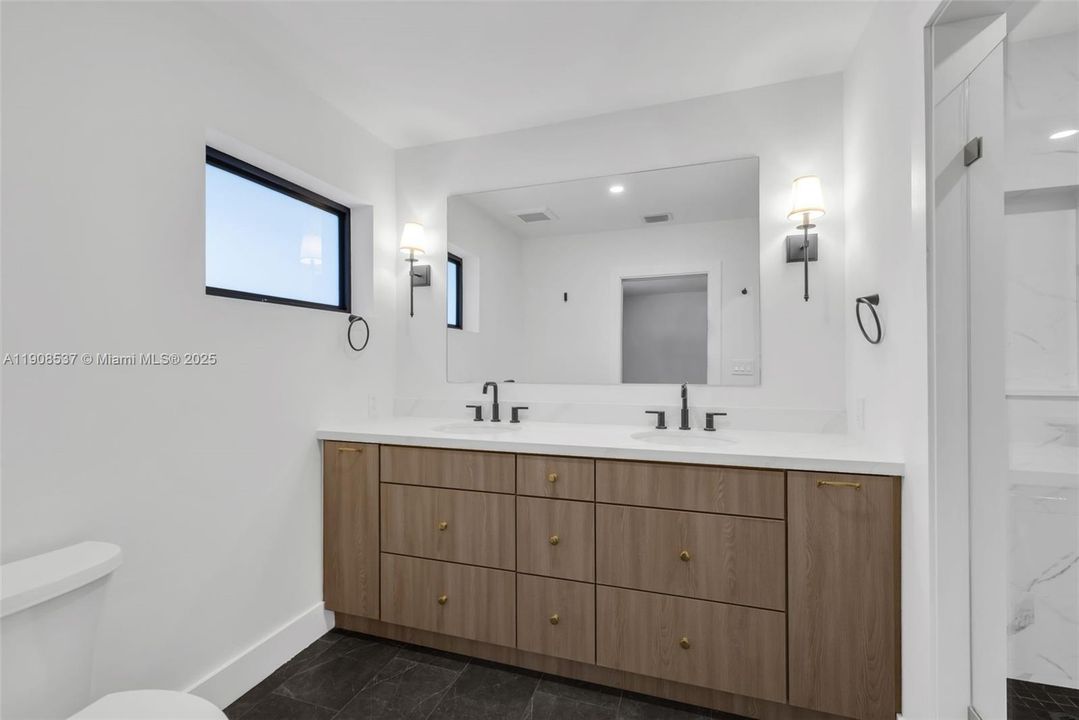 For Sale: $2,000,000 (3 beds, 3 baths, 1974 Square Feet)