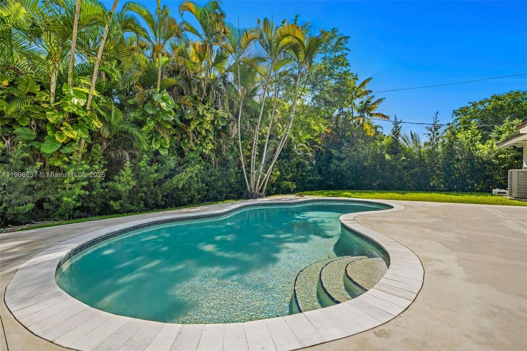 For Sale: $2,000,000 (3 beds, 3 baths, 1974 Square Feet)