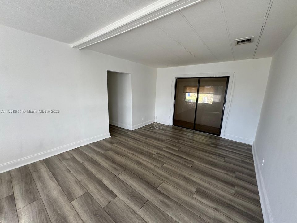 Active With Contract: $2,250 (3 beds, 2 baths, 0 Square Feet)