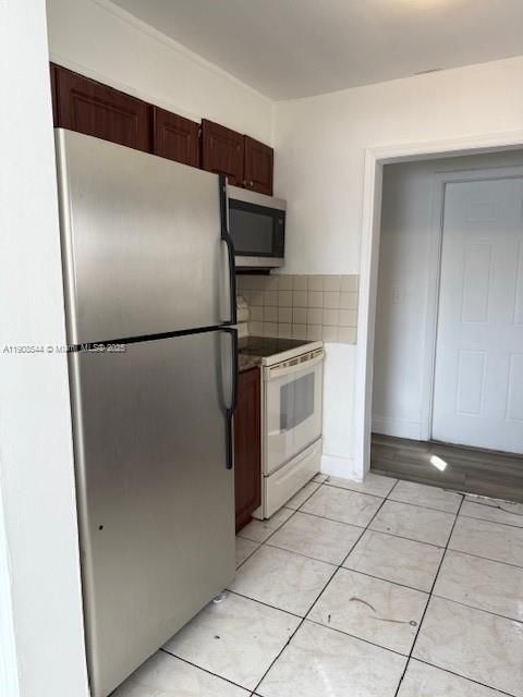 Active With Contract: $2,250 (3 beds, 2 baths, 0 Square Feet)