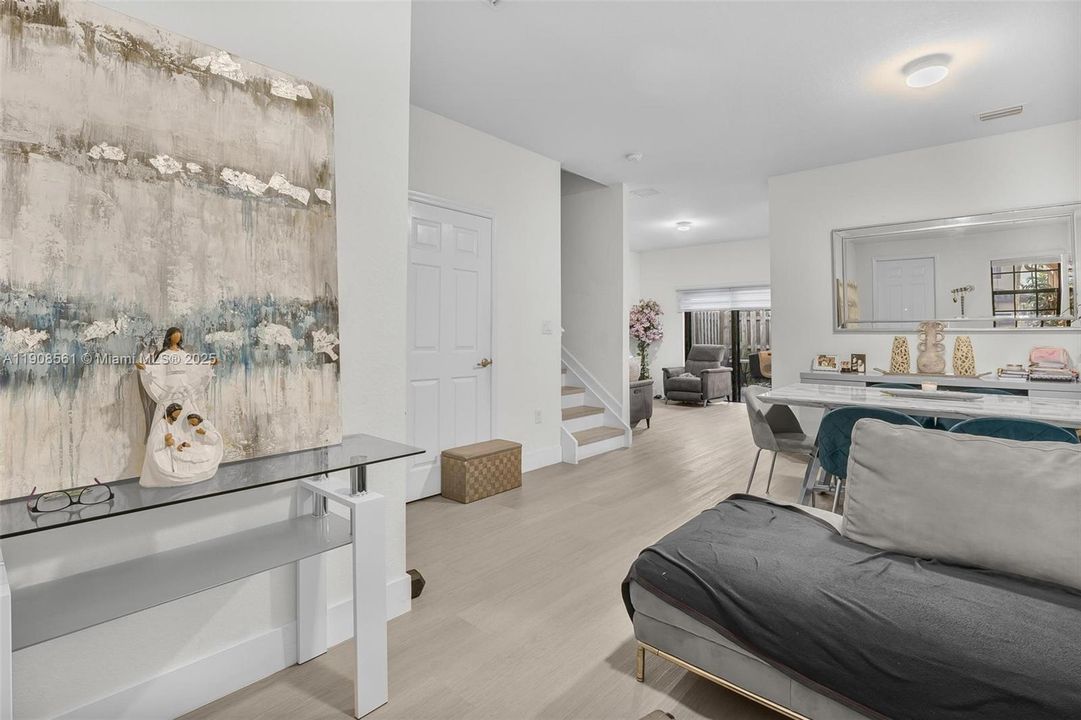 Active With Contract: $375,000 (3 beds, 2 baths, 1408 Square Feet)