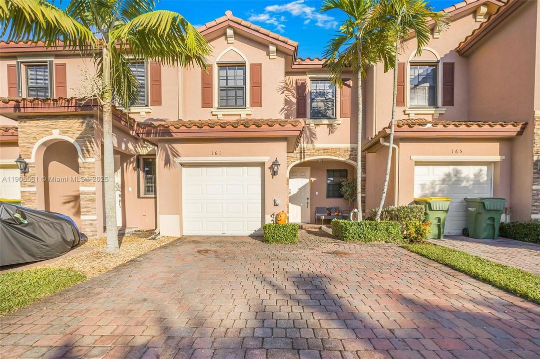 Active With Contract: $375,000 (3 beds, 2 baths, 1408 Square Feet)