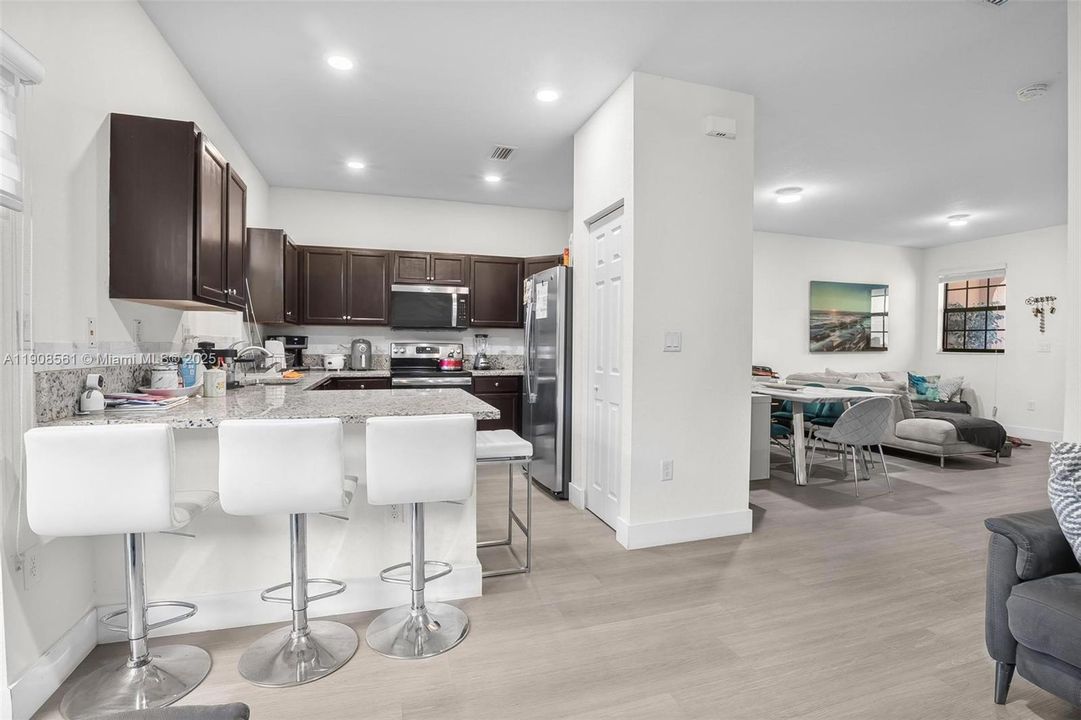 Active With Contract: $375,000 (3 beds, 2 baths, 1408 Square Feet)