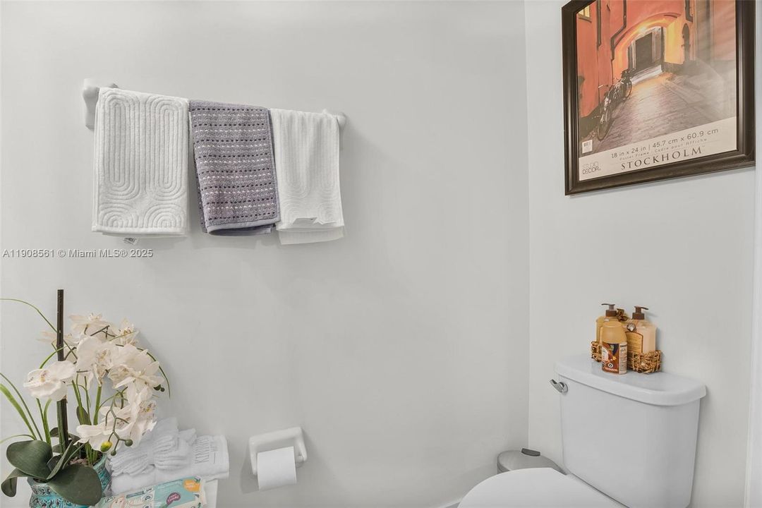 Active With Contract: $375,000 (3 beds, 2 baths, 1408 Square Feet)