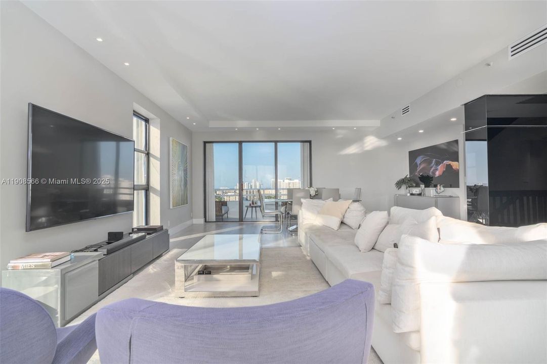 В аренду: $13,900 (4 спален, 3 ванн, 3543 Квадратных фут)