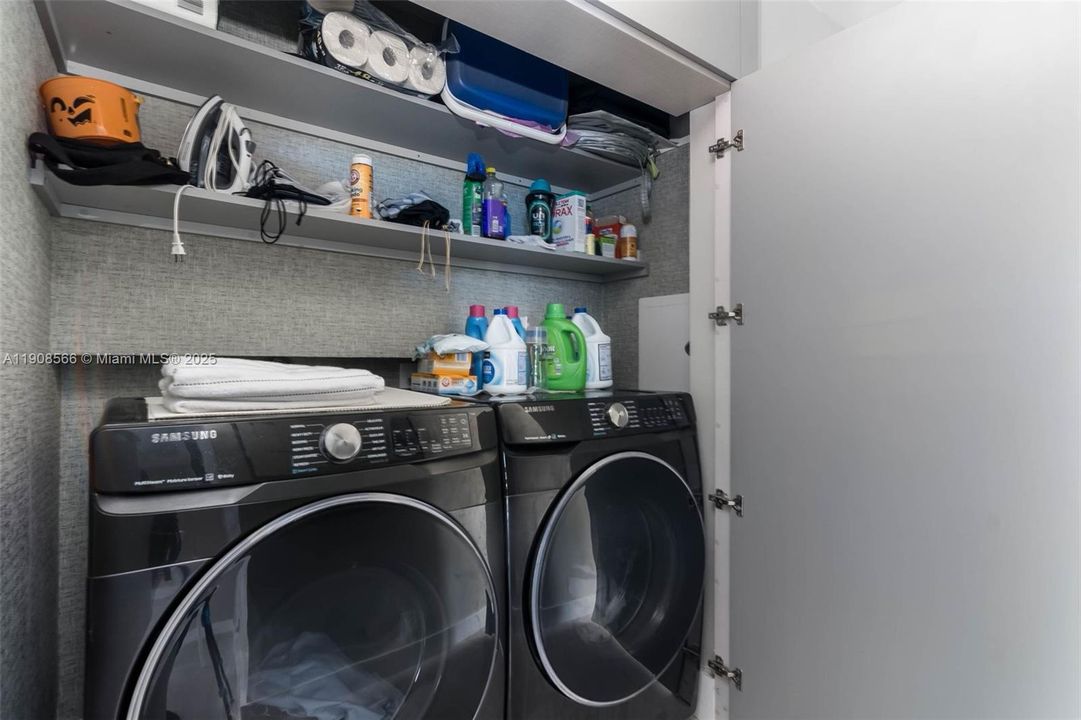 В аренду: $13,900 (4 спален, 3 ванн, 3543 Квадратных фут)