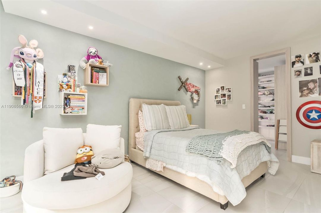 В аренду: $13,900 (4 спален, 3 ванн, 3543 Квадратных фут)